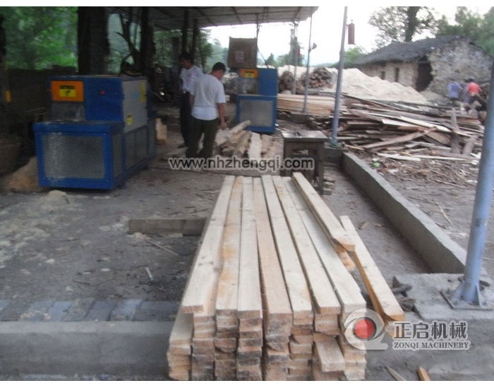 貴州遵義鋸杉木加工現(xiàn)場(chǎng)25機(jī)1